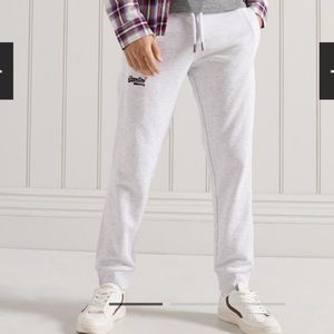Men’s gray sweatpants